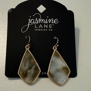 Jasmine Gold and Cream Marbled Earrings